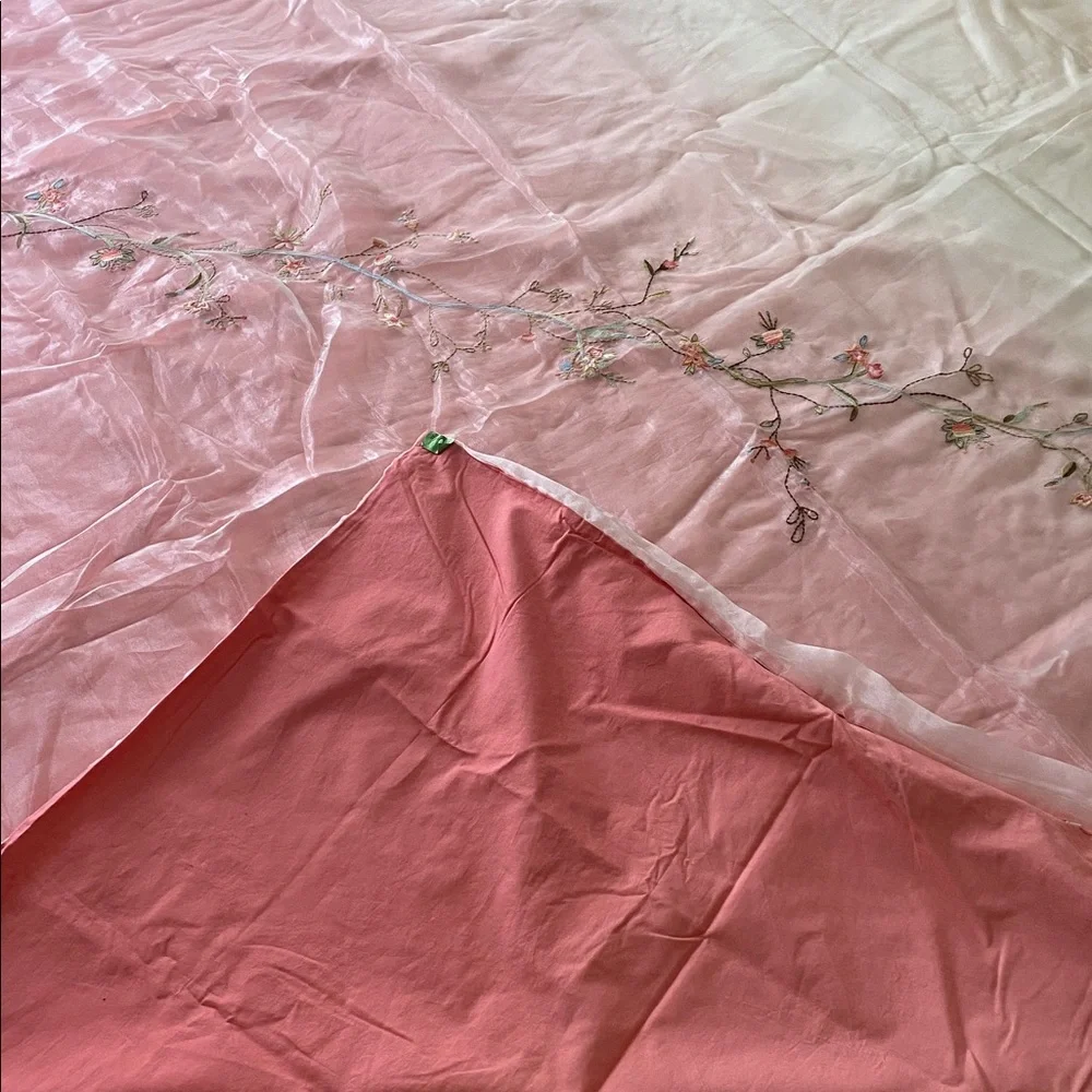 VTG King Embroidered Duvet with Mesh Overlay house beautiful‎